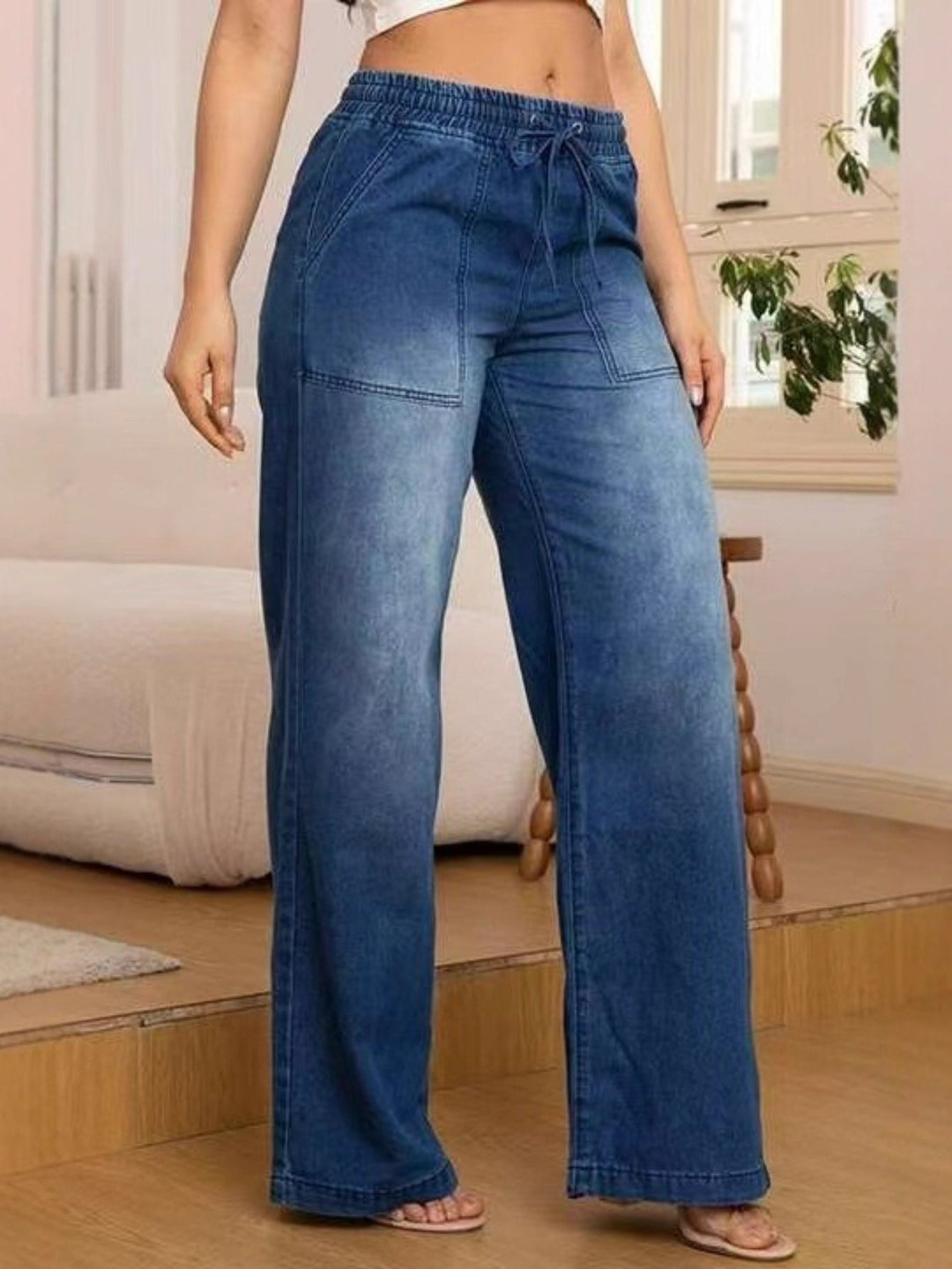 Relaxed Wide-Leg Jeans