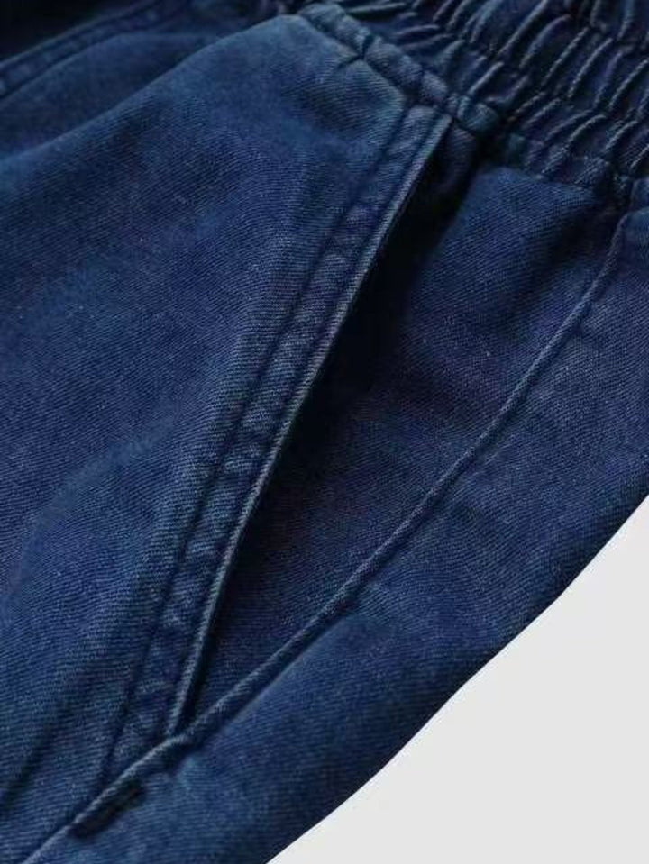Relaxed Wide-Leg Jeans
