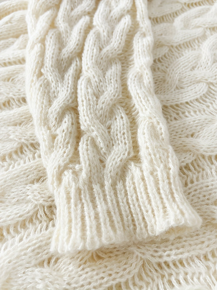 Relaxed Cable-Knit V-Neck Sweater