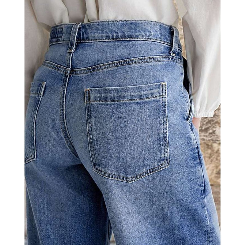 Relaxed Wide-Leg Jeans
