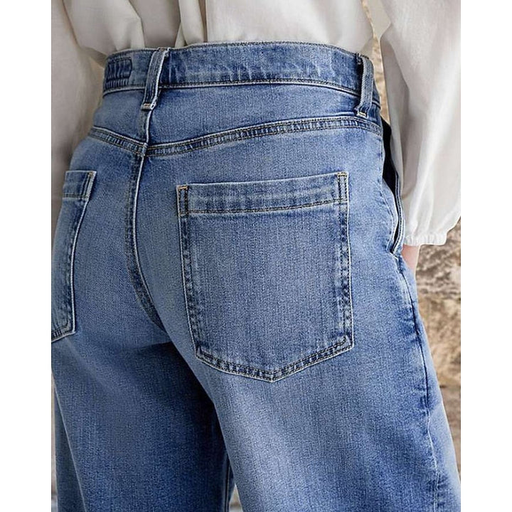 Relaxed Wide-Leg Jeans